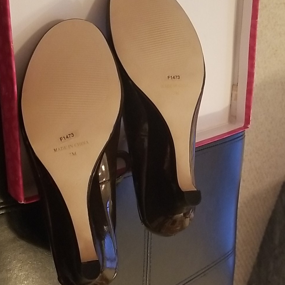 Shoes - Picture 8 of 8